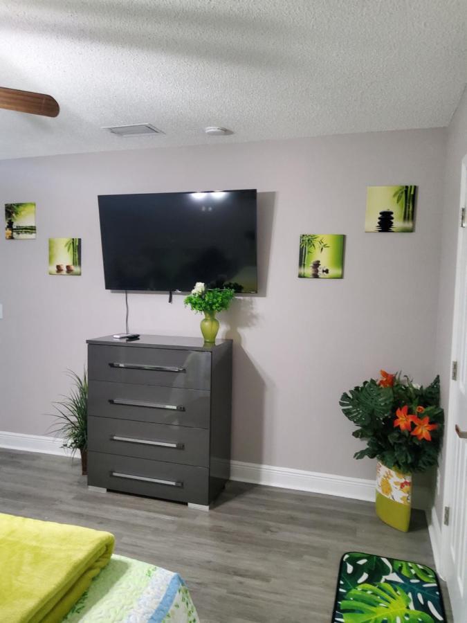 Beautiful Apartment Close To Everything Tampa Exterior photo