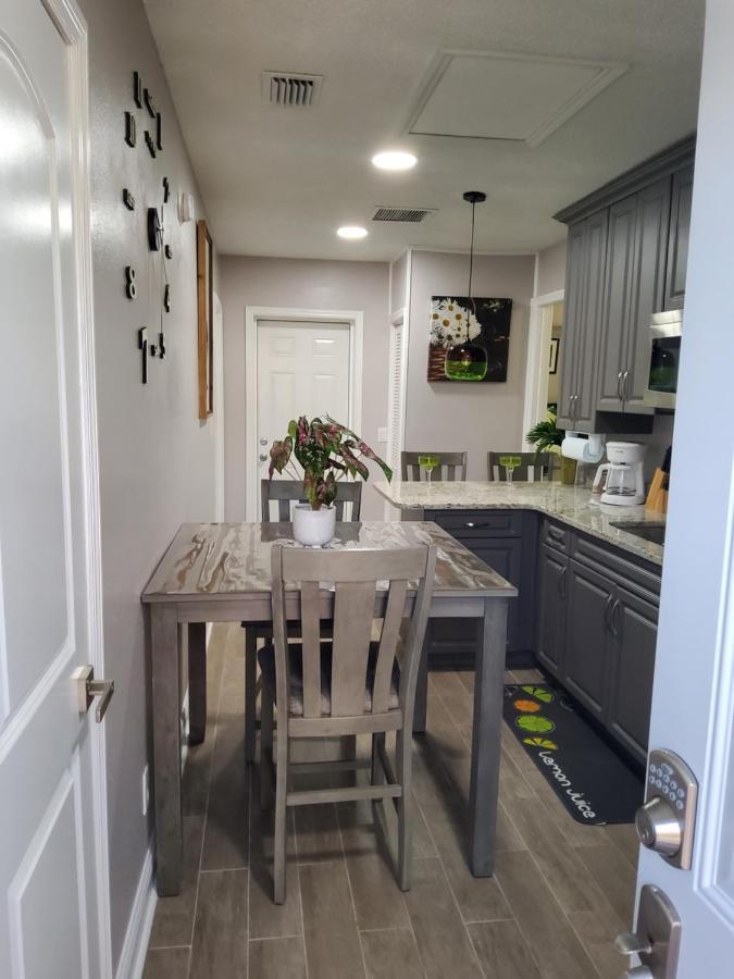 Beautiful Apartment Close To Everything Tampa Exterior photo